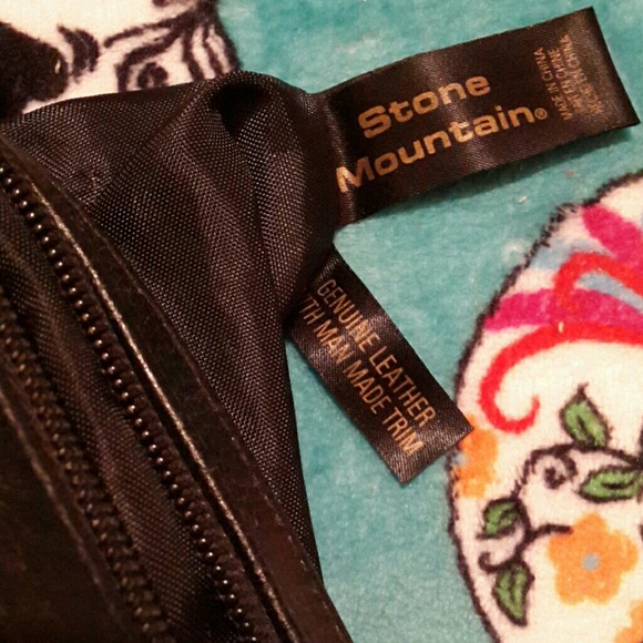 Vintage Stone Mountain Genuine Black Leather Crossbody/Shoulder Bag - Picture 4 of 16